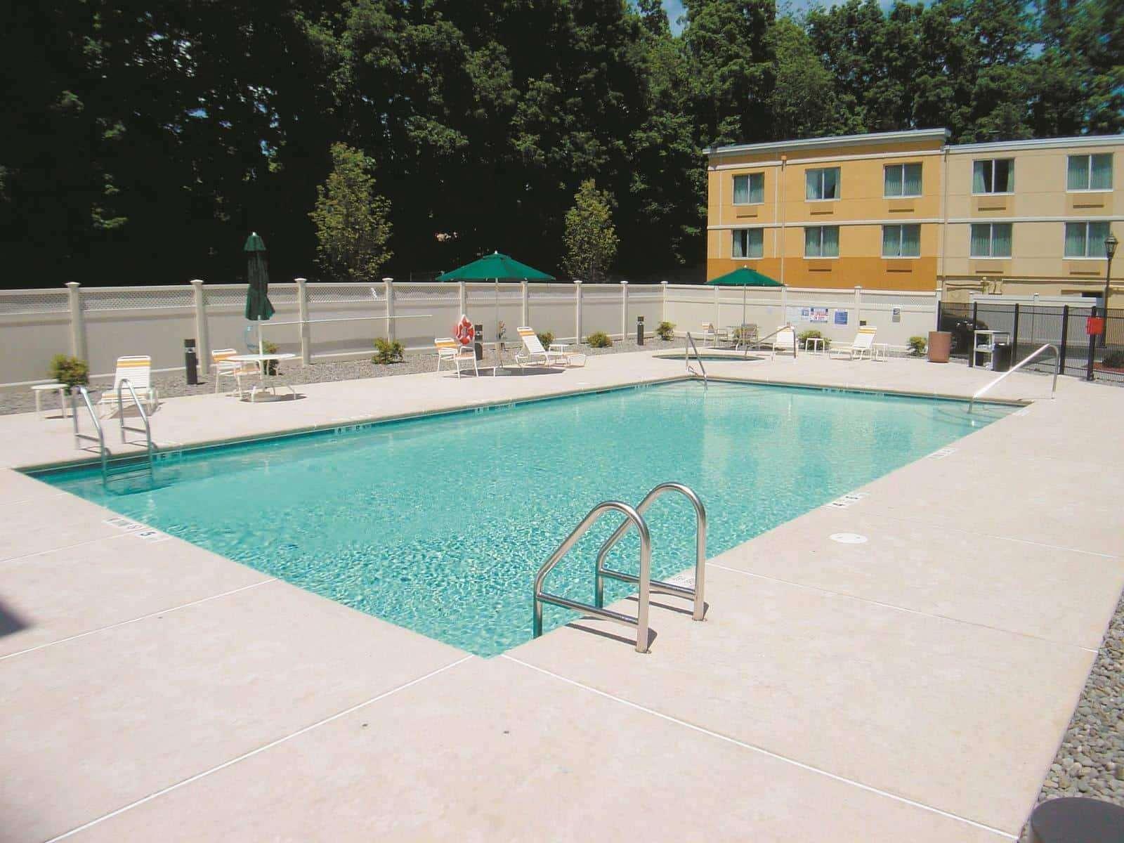 Hotel La Quinta By Wyndham Danbury Extérieur photo