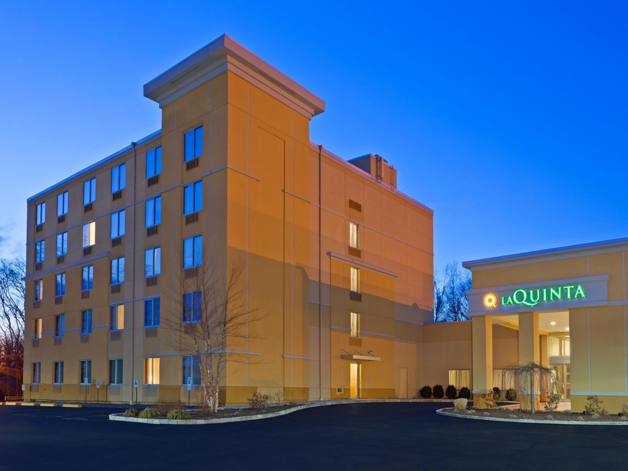 Hotel La Quinta By Wyndham Danbury Extérieur photo