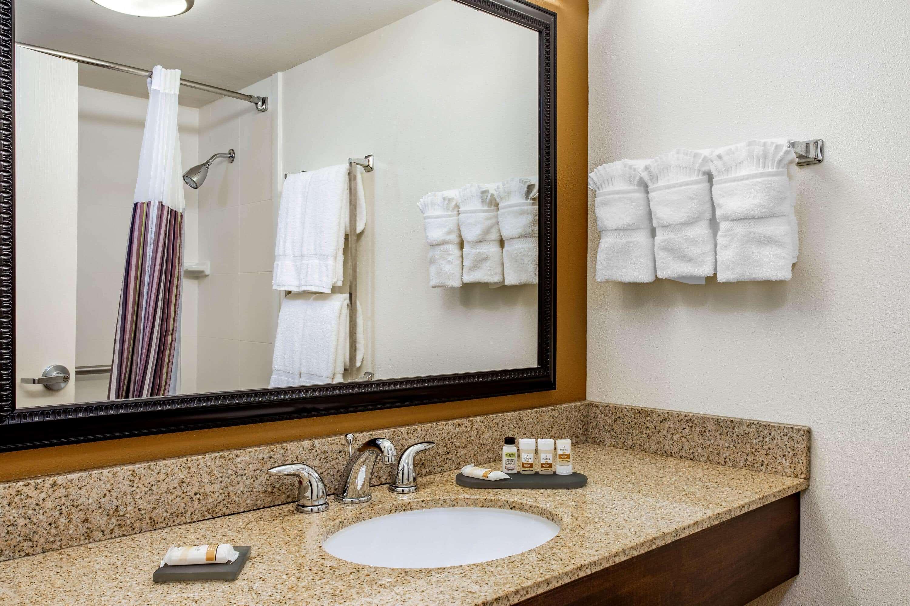 Hotel La Quinta By Wyndham Danbury Extérieur photo